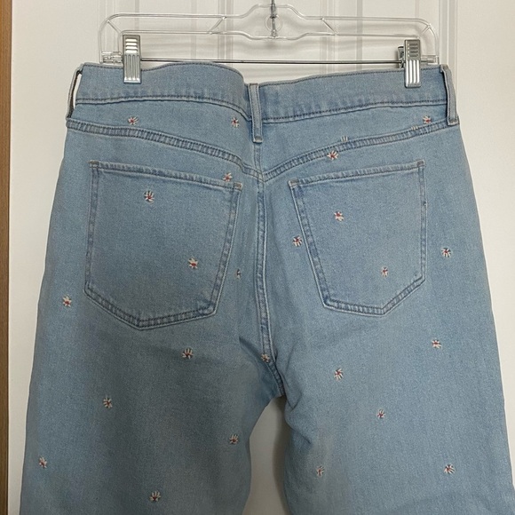 Gap Flower Embroidered Girlfriend Light Wash Jeans Size 10/30 - Picture 6 of 9